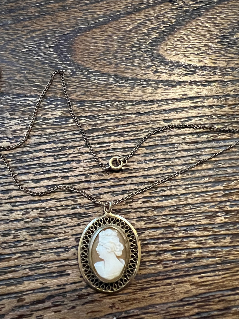 Antique 12k Gold Filled carved cameo pendant necklace